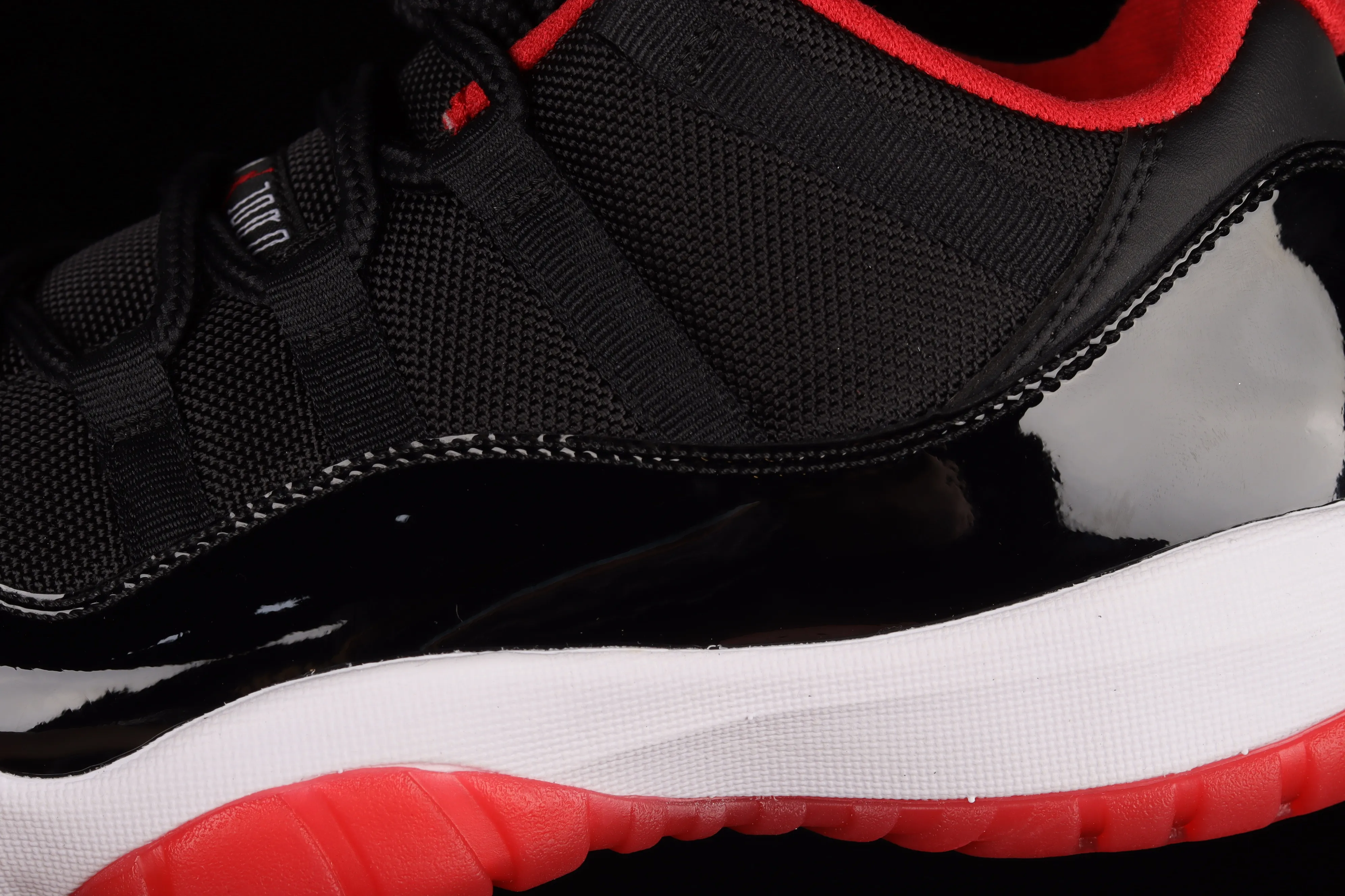 All categories Air Jordan Jordan series basketball shoes Air Jordan 11 F version Air Jordan 11 Low Bred AJ11 Joe 11 patent leather black and red genuine carbon low-top basketball shoes 528895-012